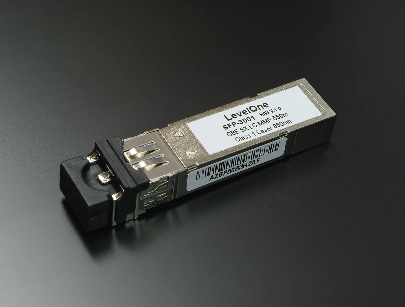 LevelOne SFP-3001 千兆多模 SFP 实物,可见金属外壳和双 LC 接口